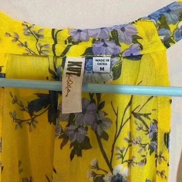 Kut from the Kloth Yellow Floral Blouse size Medium - Picture 2 of 4